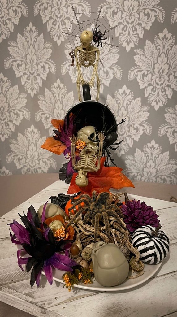 Spray-Painted Skull Vase Fillers
