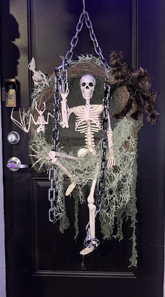 halloween-door-hanging-skeleton